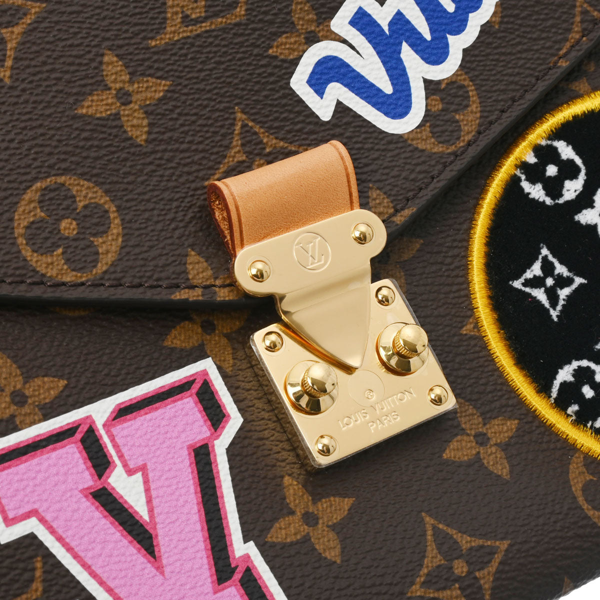 Louis Vuitton Monogram Pochette Metis MM